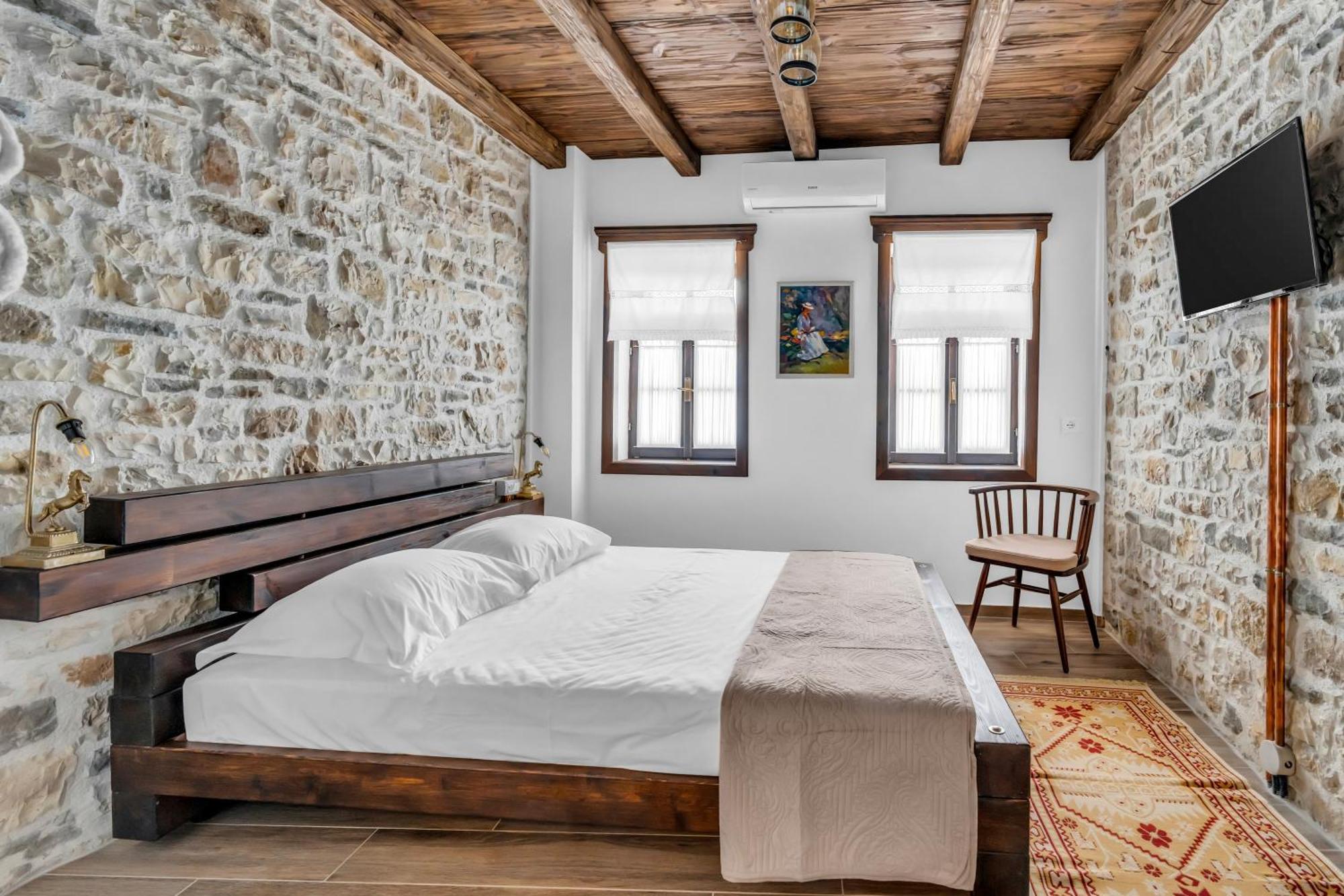 Hotel Bohem Berat Exteriör bild
