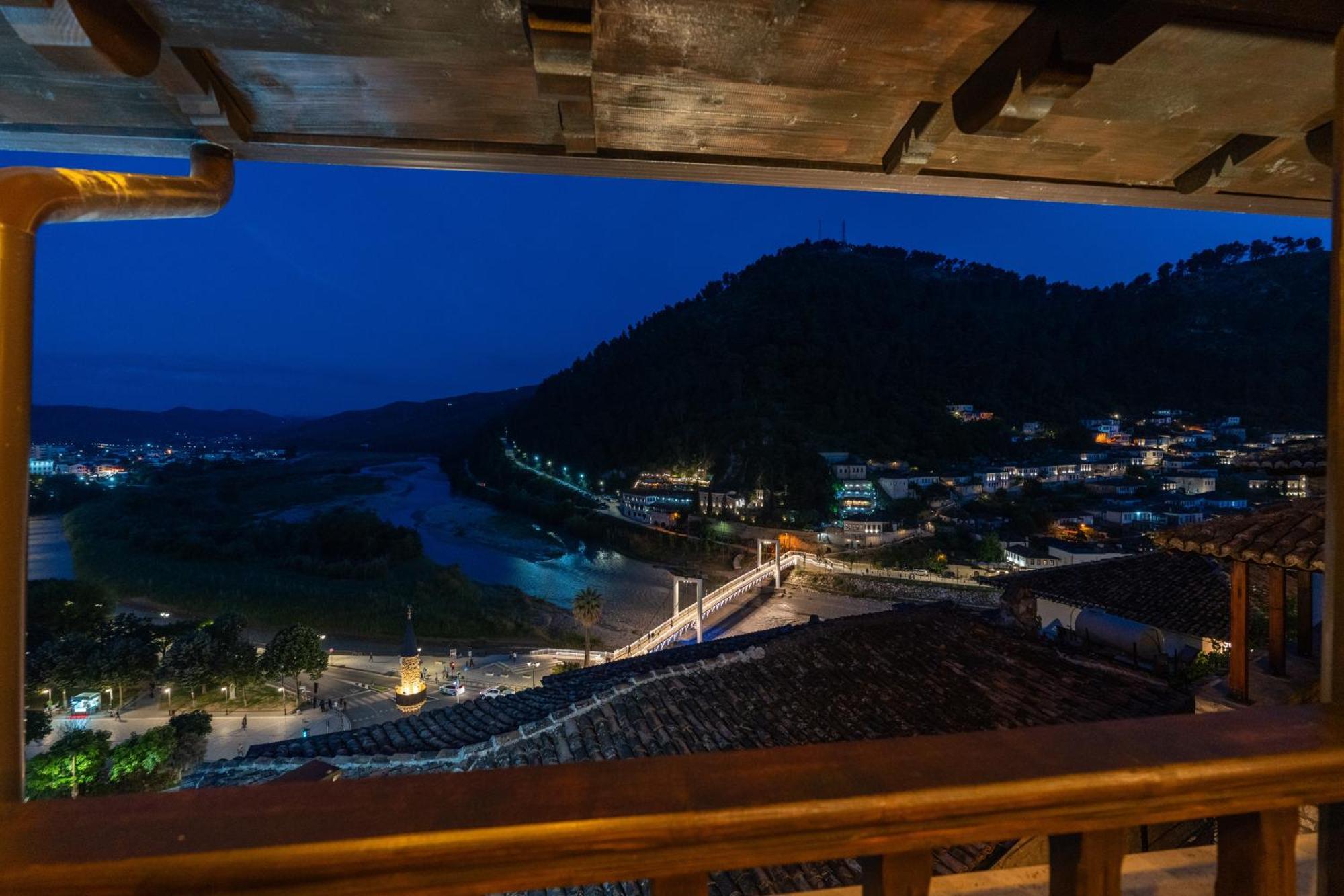 Hotel Bohem Berat Exteriör bild